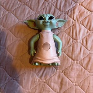 Star Wars Galactic Snackin’ Grogu Baby Yoda Animatronic robe/snacks not included